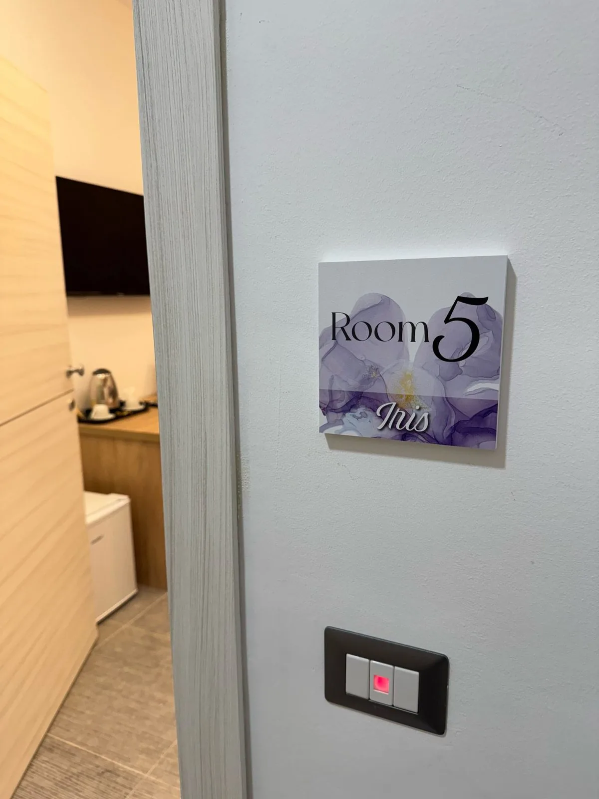 Iris — altra angolazione